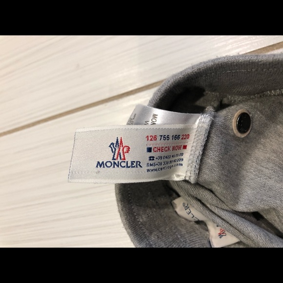 Moncler Enfant. - Picture 3 of 3